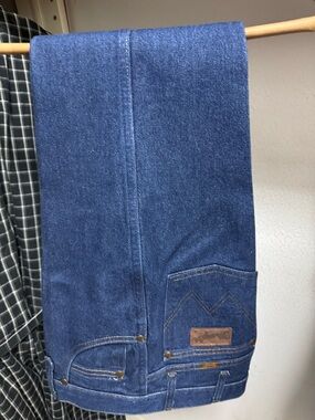 Wrangler Straight-Leg Dark Blue Denim Jeans